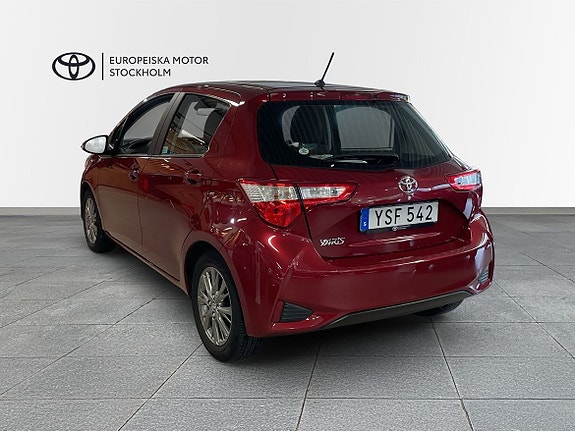 Toyota Yaris 2 of 15