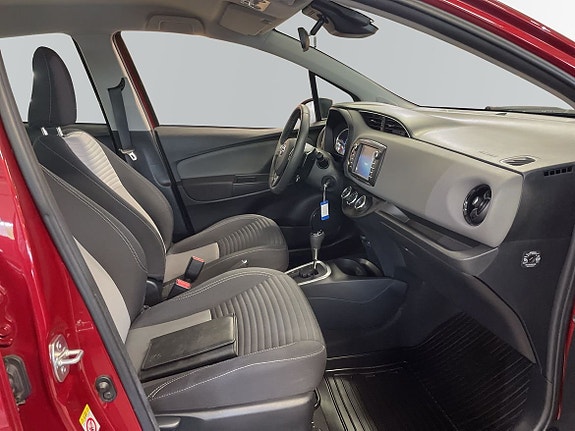 Toyota Yaris 6 of 15