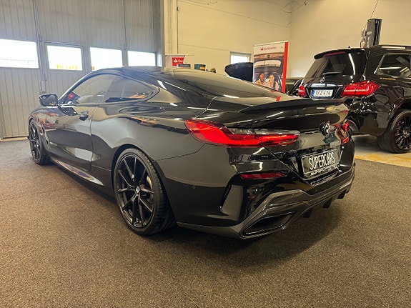 BMW M850i 7 of 27