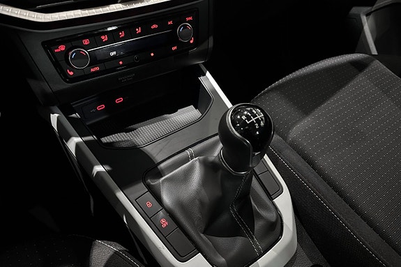 Seat Arona 24 of 25