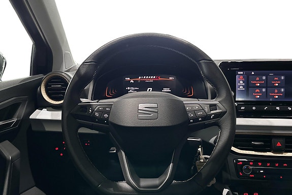 Seat Arona 17 of 25