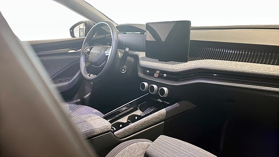 Skoda Superb 11 of 14