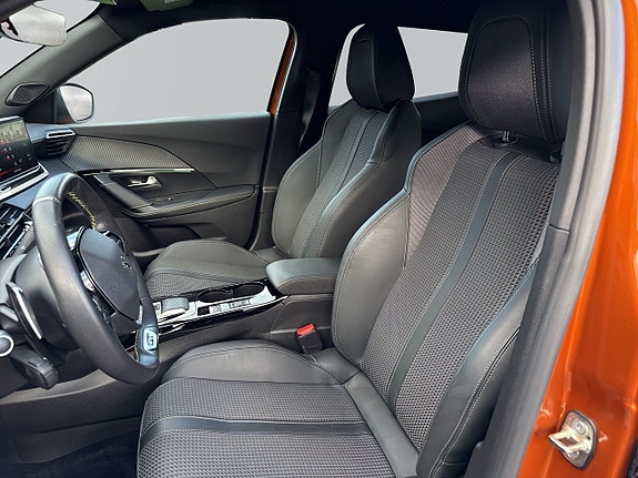 Peugeot 2008 8 of 15