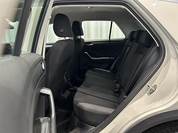 Volkswagen T-Roc 7 of 14