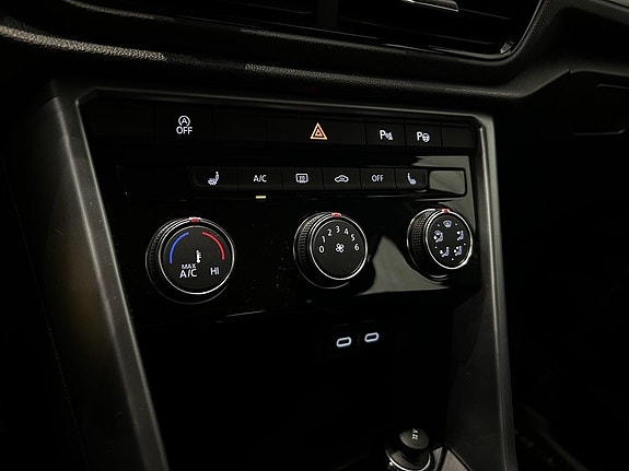Volkswagen T-Roc 13 of 14
