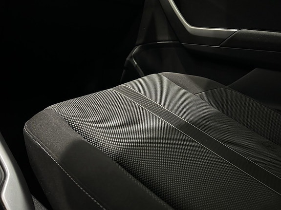 Volkswagen T-Roc 14 of 14