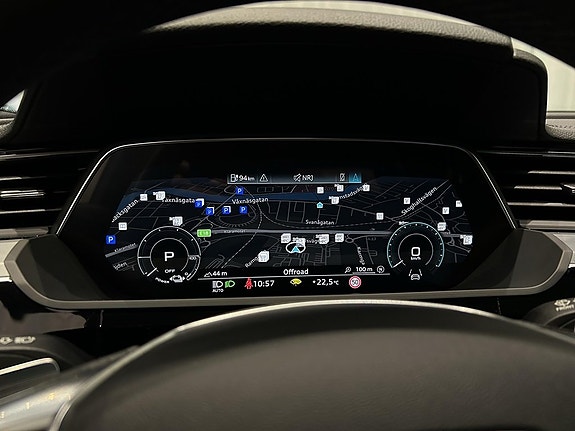 Audi Q8 e-tron 15 of 19