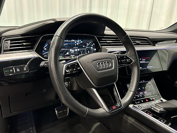 Audi Q8 e-tron 12 of 19