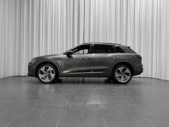 Audi Q8 e-tron 2 of 19