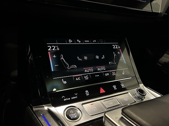 Audi Q8 e-tron 17 of 19
