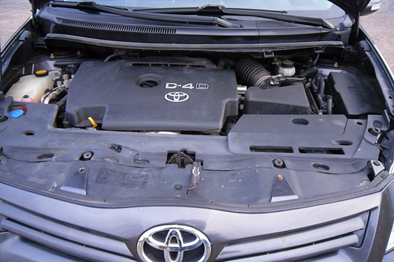 Toyota Auris 6 of 6