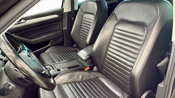 Volkswagen Passat Alltrack 8 of 17