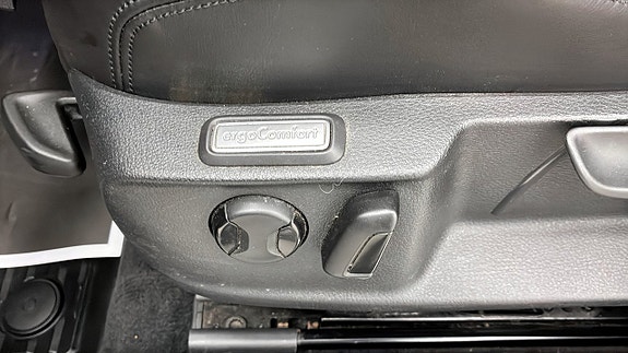 Volkswagen Passat Alltrack 16 of 17