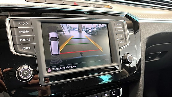 Volkswagen Passat Alltrack 17 of 17