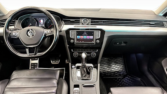 Volkswagen Passat Alltrack 10 of 17