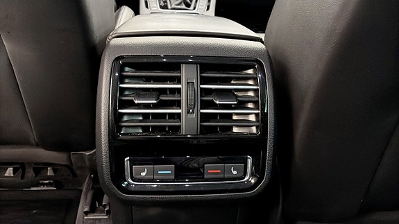 Volkswagen Passat Alltrack 15 of 17