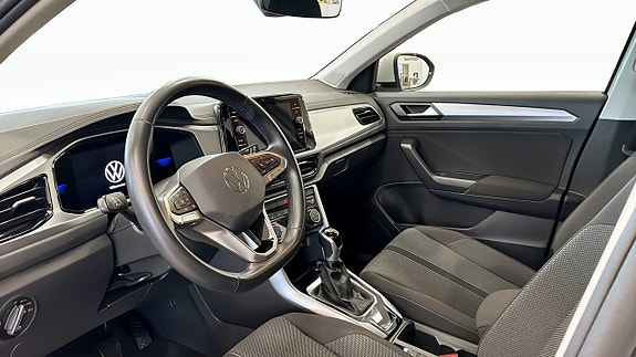 Volkswagen T-Roc 7 of 13
