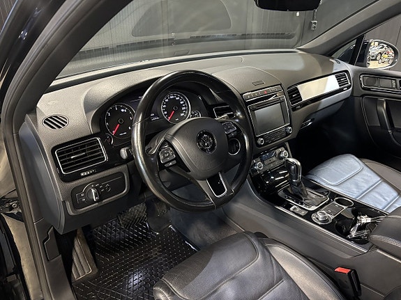 Volkswagen Touareg 8 of 25