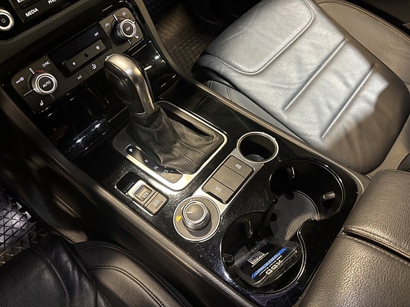 Volkswagen Touareg 12 of 25