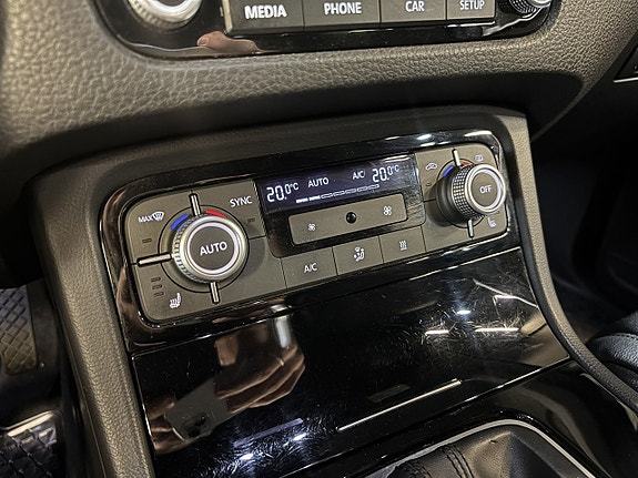 Volkswagen Touareg 13 of 25