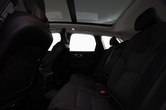 Volvo XC60 10 of 17