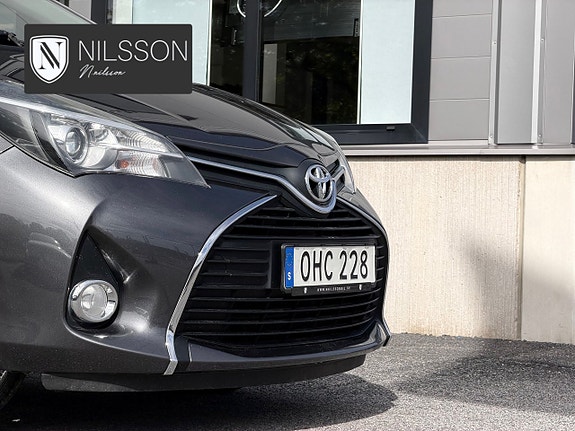 Toyota Yaris 3 of 30