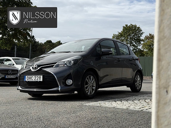 Toyota Yaris 6 of 30