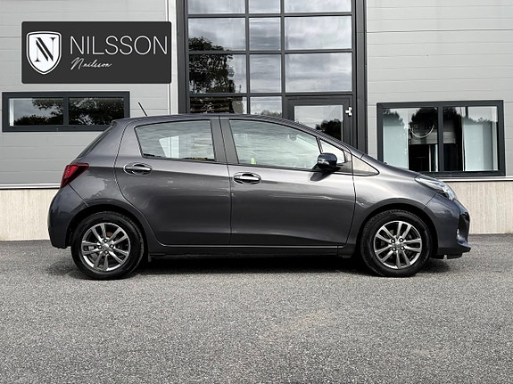 Toyota Yaris 17 of 30