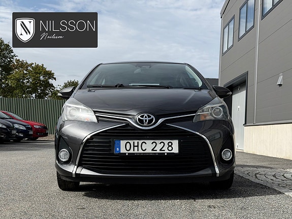 Toyota Yaris 4 of 30