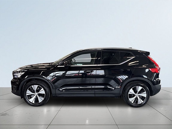 Volvo XC40 4 of 26