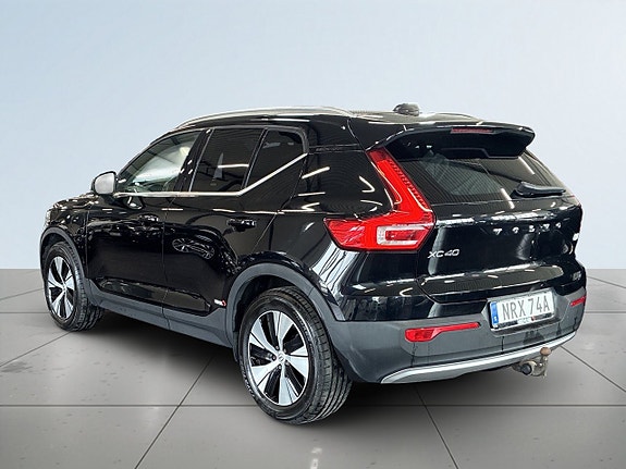 Volvo XC40 5 of 26
