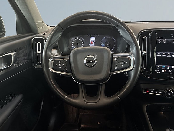 Volvo XC40 16 of 26