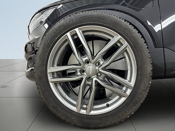 Volvo XC40 9 of 26
