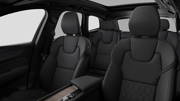 Volvo XC60 11 of 17