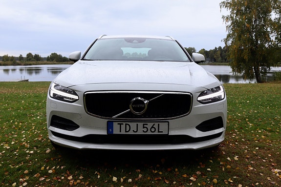 Volvo V90 2 of 15