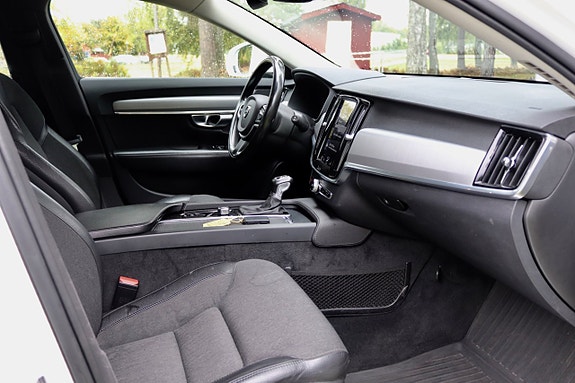 Volvo V90 9 of 15