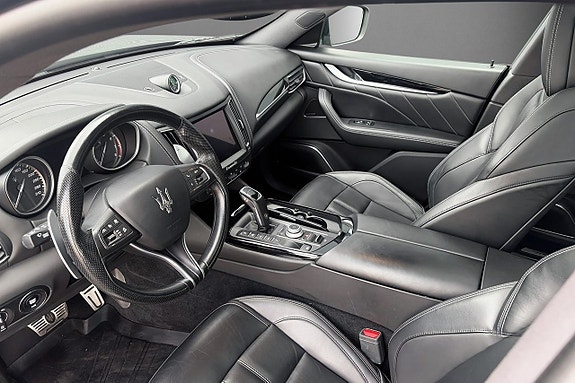 Maserati Levante 11 of 23