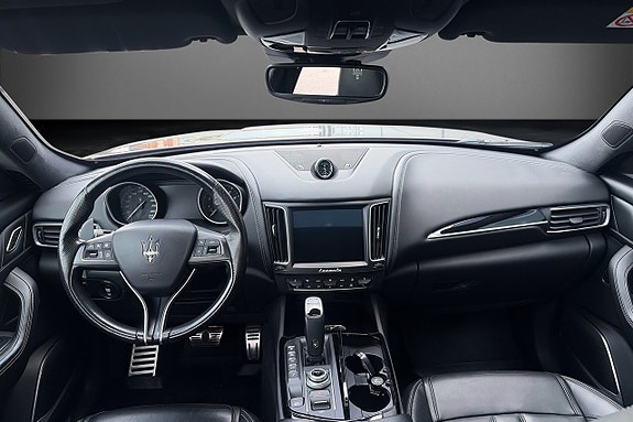 Maserati Levante 10 of 23