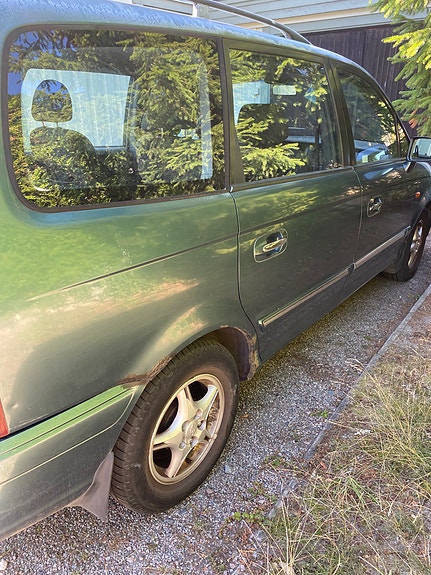 Hyundai Trajet 2 of 6