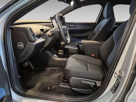 Volvo EX30 8 of 11