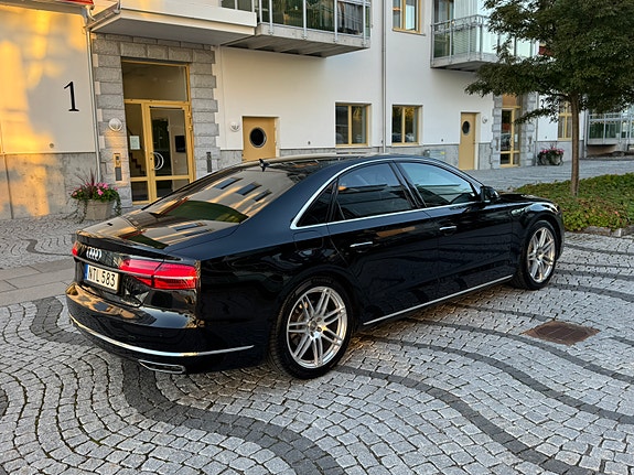 Audi A8 3 of 10