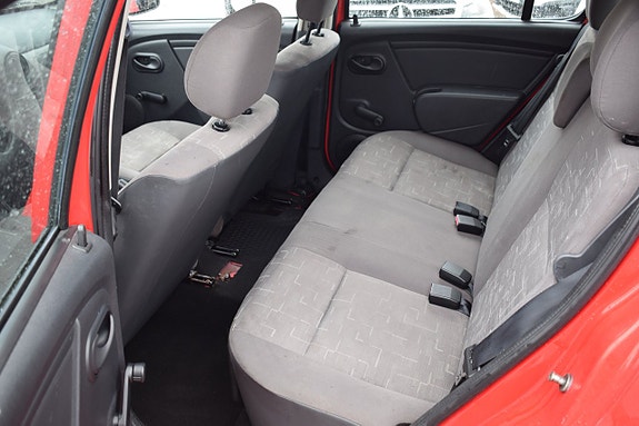 Dacia Sandero 9 of 10