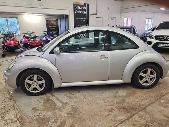 Volkswagen New Beetle 5 of 5