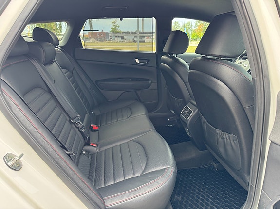 Kia Optima 16 of 20