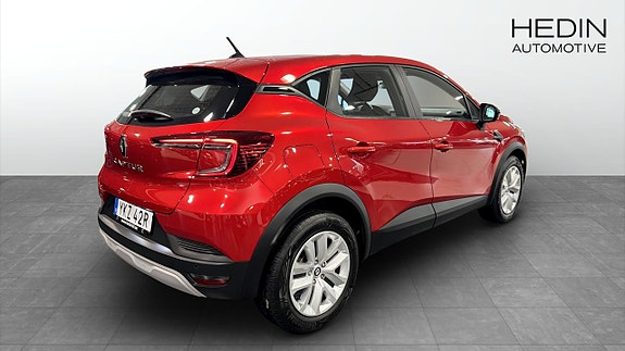 Renault Captur 3 of 9