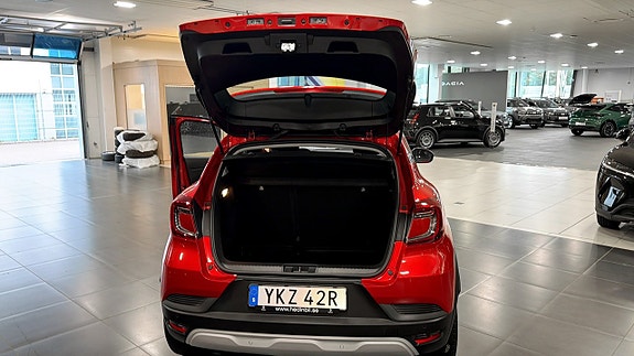 Renault Captur 8 of 9