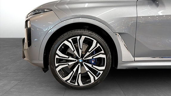 BMW X7 9 of 17