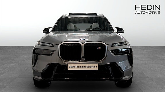 BMW X7 8 of 17