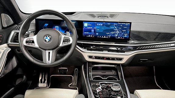 BMW X7 4 of 17