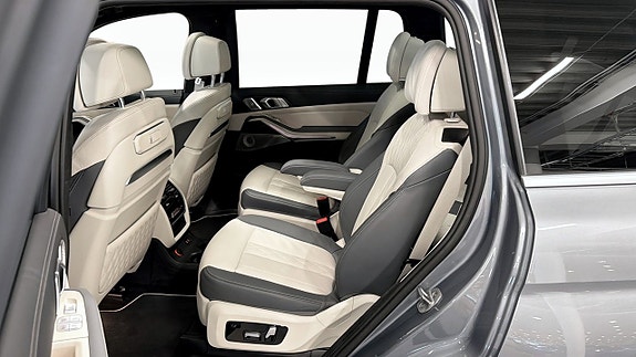 BMW X7 5 of 17